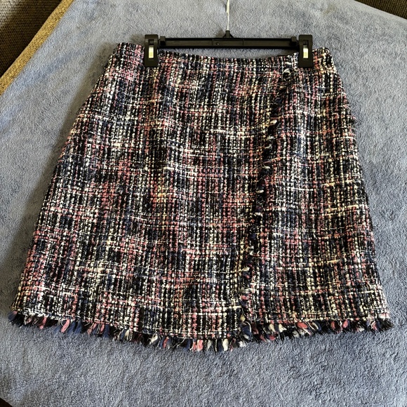 Loft. Pink and blue faux wrap tweed mini skirt. Size 6. - Picture 1 of 5